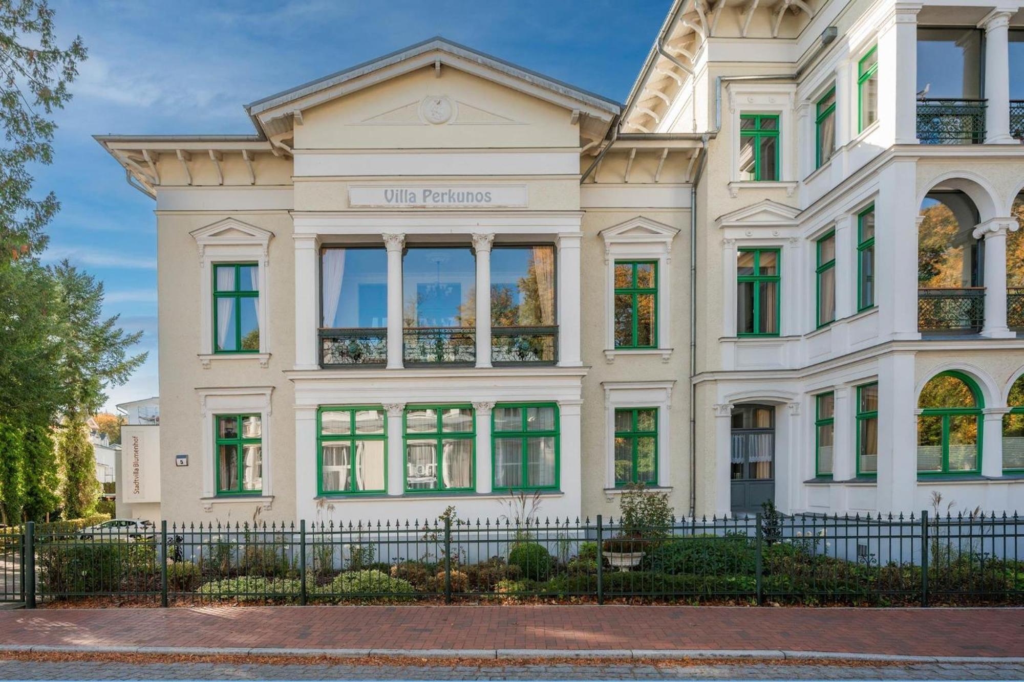 Appartement Gemuetliche Fewo Mit Dachterrasse, Parkplatz, Zentral - Aber Ruhig Gel. à Heringsdorf  Extérieur photo