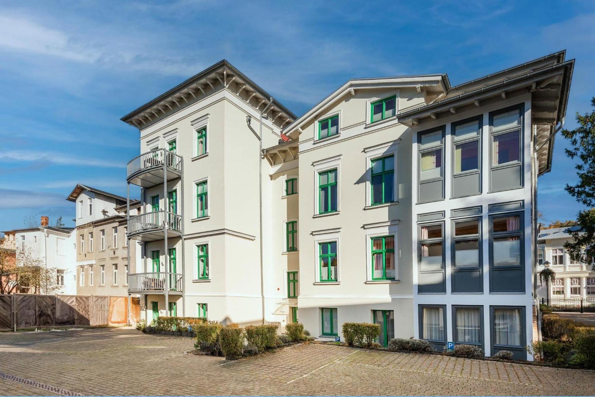 Appartement Gemuetliche Fewo Mit Dachterrasse, Parkplatz, Zentral - Aber Ruhig Gel. à Heringsdorf  Extérieur photo