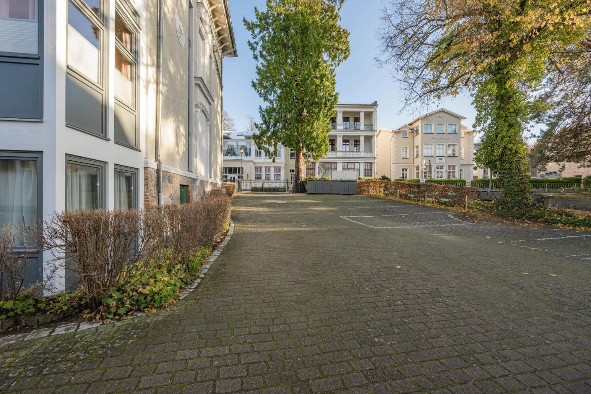 Appartement Gemuetliche Fewo Mit Dachterrasse, Parkplatz, Zentral - Aber Ruhig Gel. à Heringsdorf  Extérieur photo